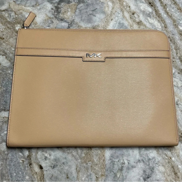 NEW Michael Kors COOPER Large Zip Laptop Case in Camel Textured - Picture 11 of 11